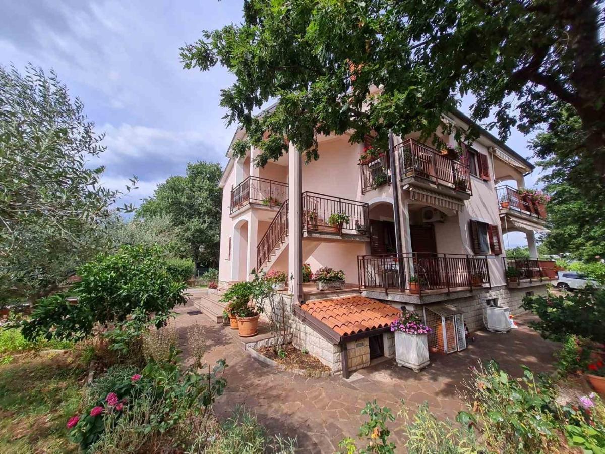 Apartment Ornela Umag Eksteriør billede
